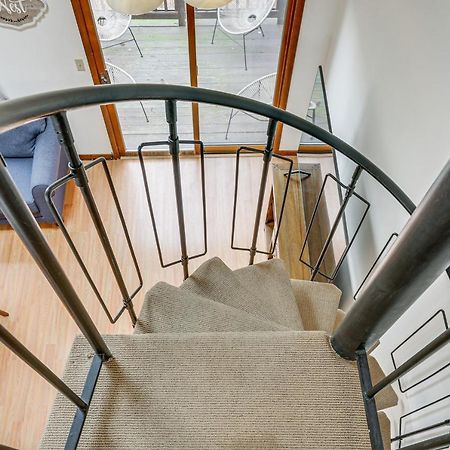 Vernon Township Condo With Balcony Near Ski Lifts! Bagian luar foto