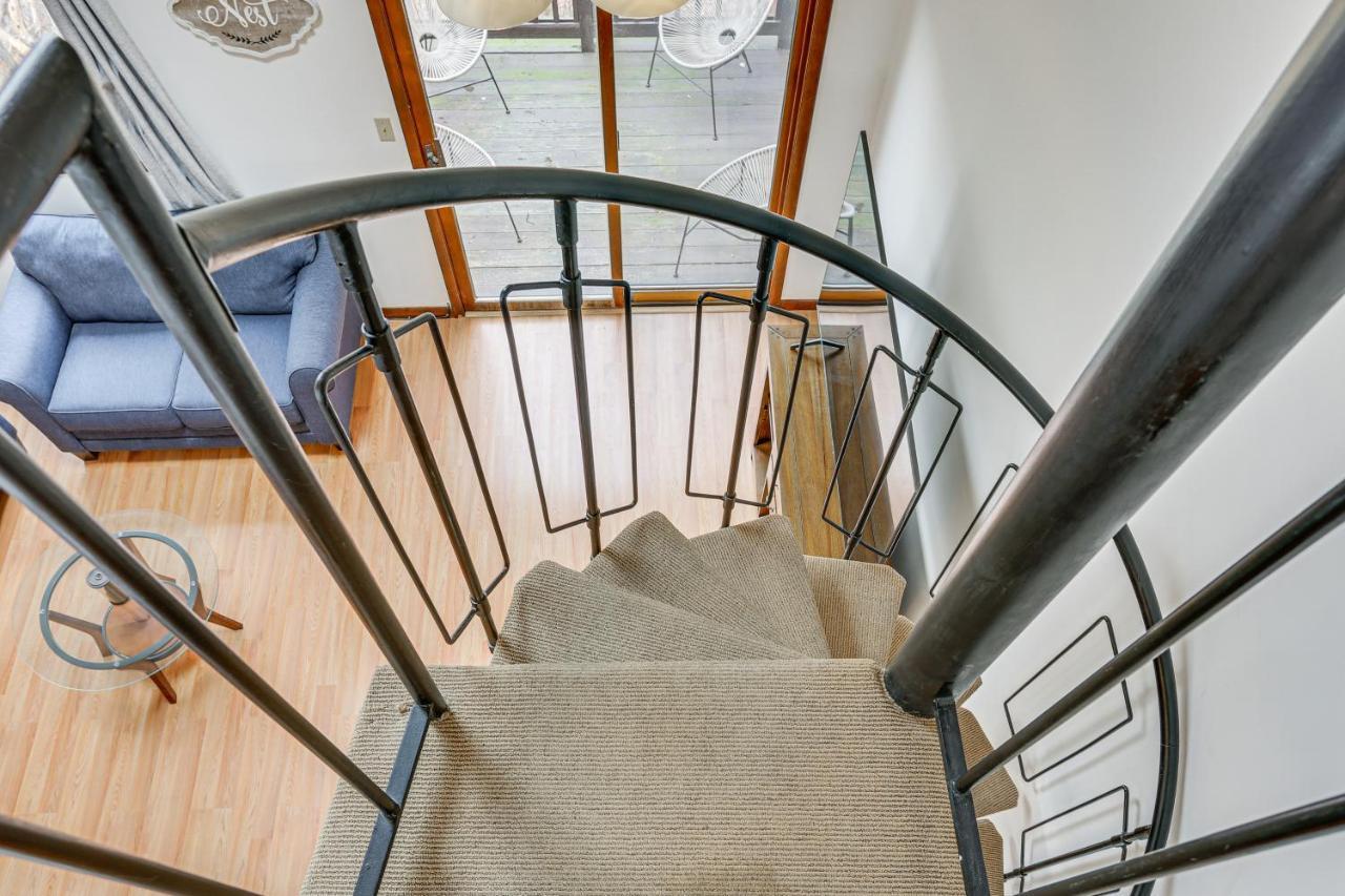 Vernon Township Condo With Balcony Near Ski Lifts! Bagian luar foto