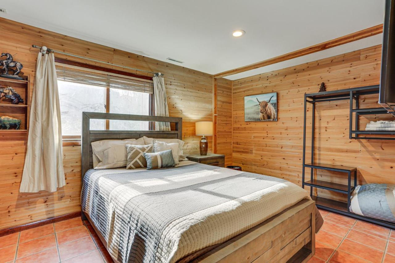 Vernon Township Condo With Balcony Near Ski Lifts! Bagian luar foto
