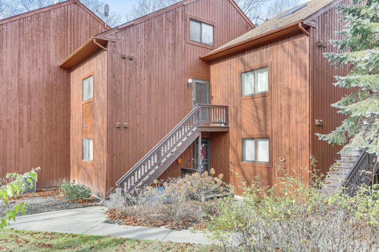 Vernon Township Condo With Balcony Near Ski Lifts! Bagian luar foto