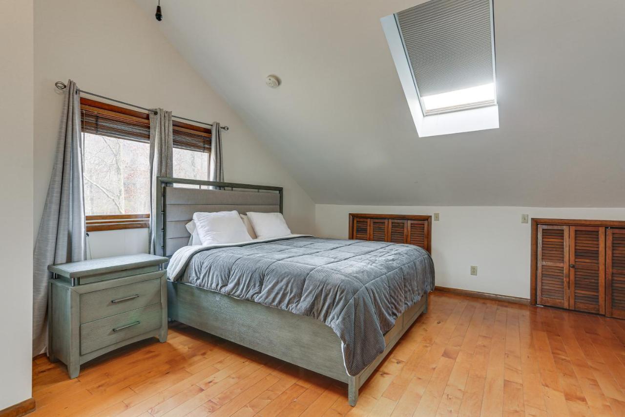 Vernon Township Condo With Balcony Near Ski Lifts! Bagian luar foto