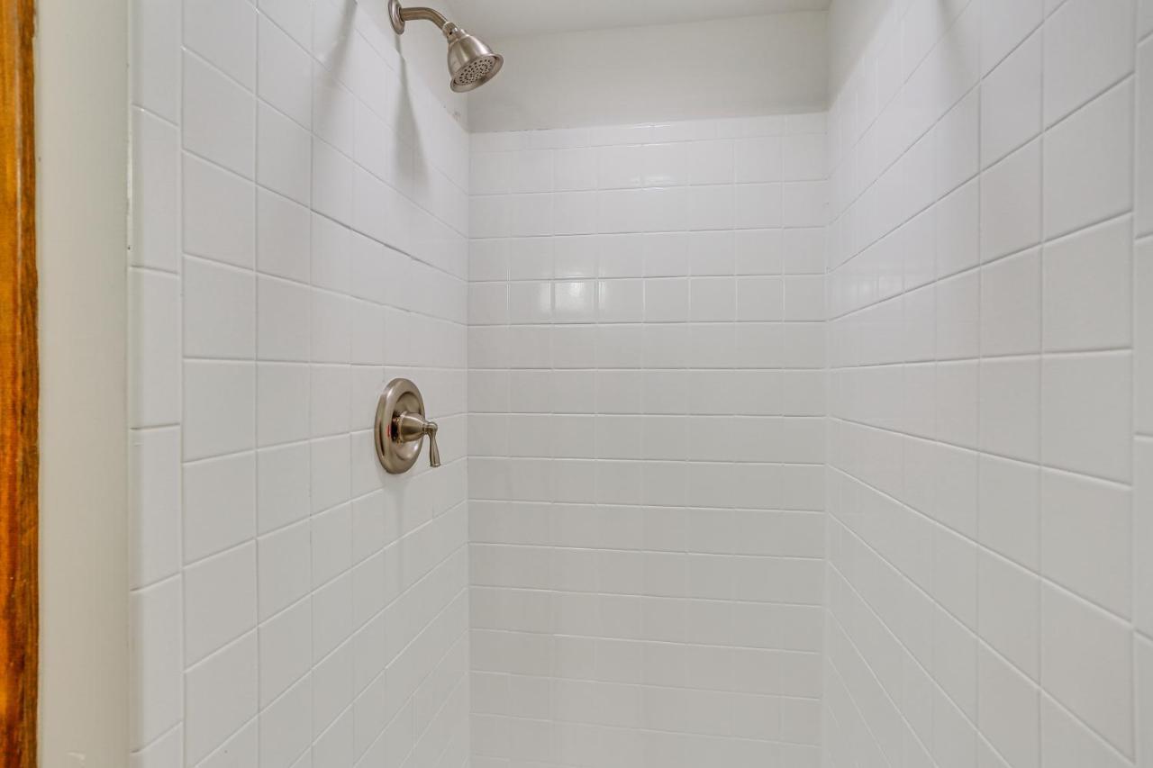 Vernon Township Condo With Balcony Near Ski Lifts! Bagian luar foto