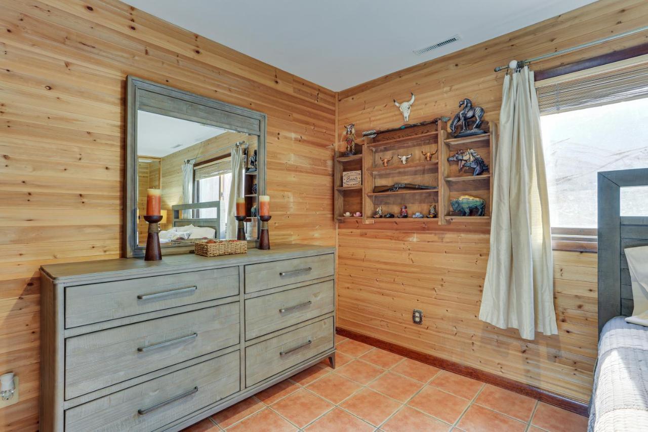 Vernon Township Condo With Balcony Near Ski Lifts! Bagian luar foto