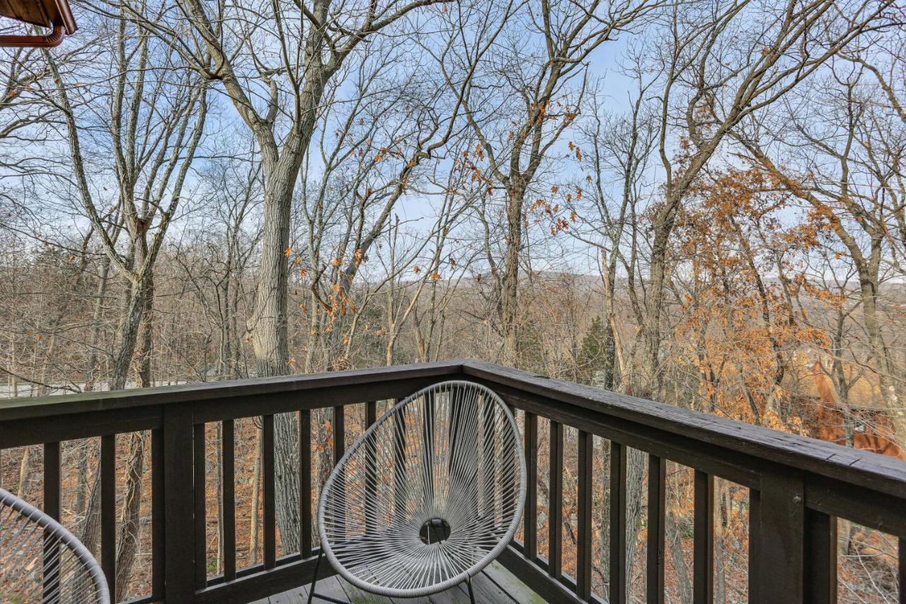 Vernon Township Condo With Balcony Near Ski Lifts! Bagian luar foto