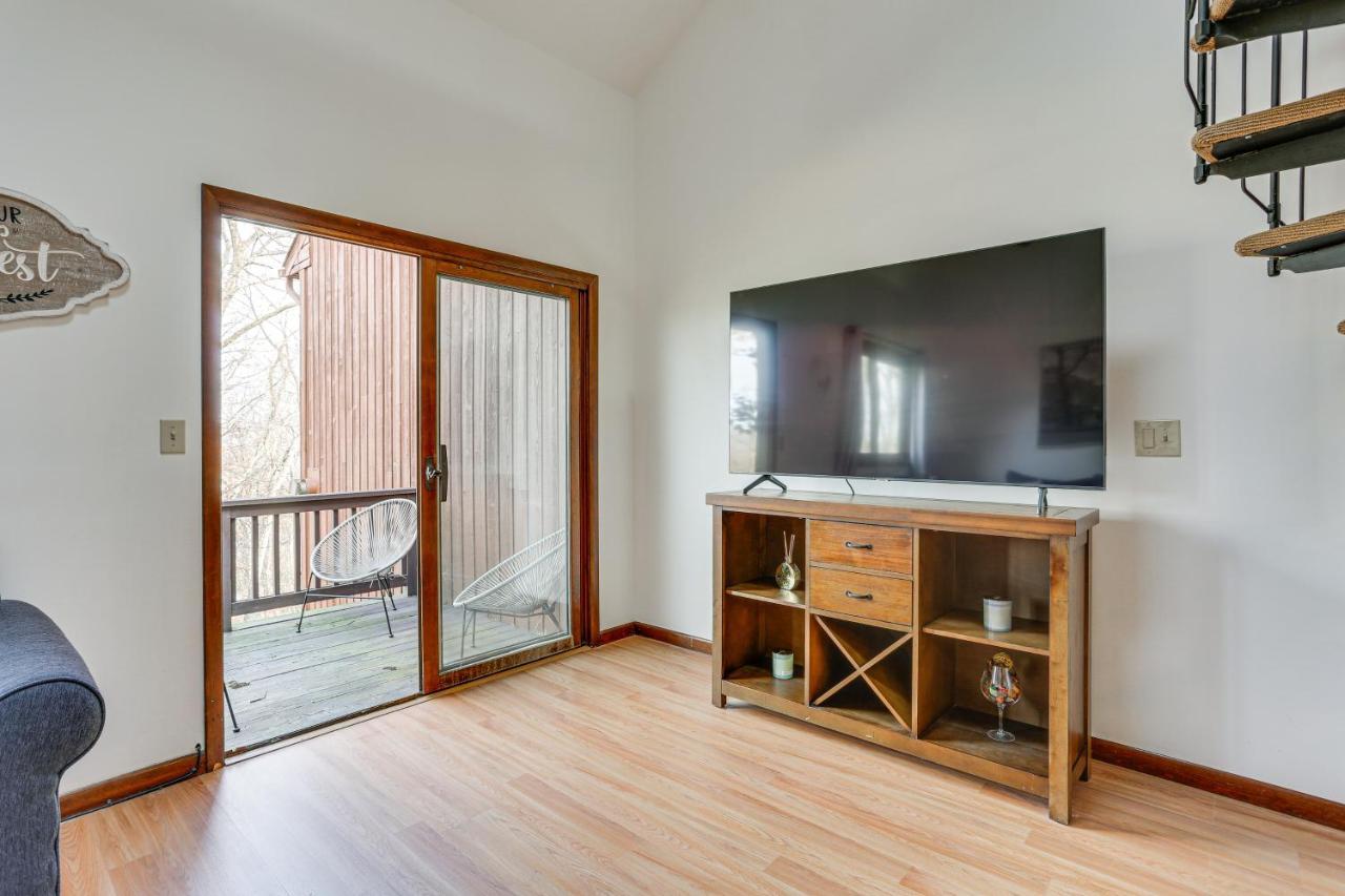 Vernon Township Condo With Balcony Near Ski Lifts! Bagian luar foto