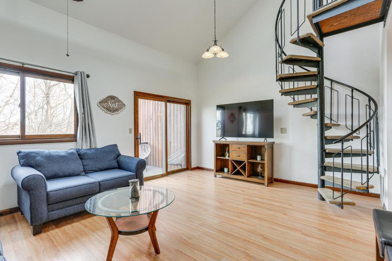Vernon Township Condo With Balcony Near Ski Lifts! Bagian luar foto