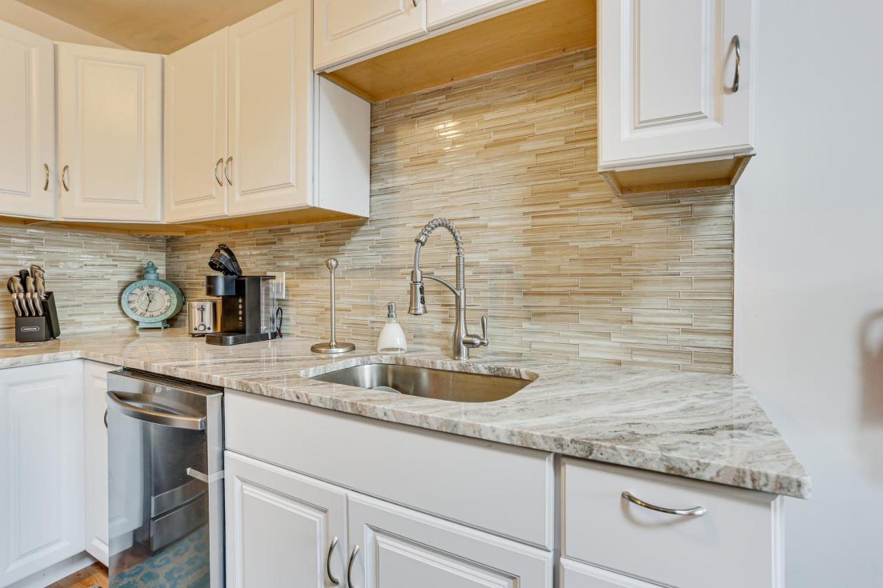Vernon Township Condo With Balcony Near Ski Lifts! Bagian luar foto